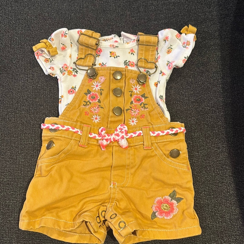 Baby bodysuit